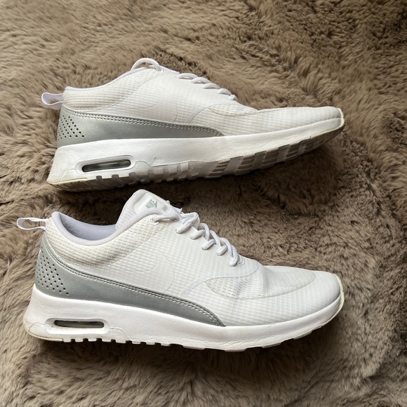 Nike Air Max Thea Casual Sportswear Shoe White Metallic Womens Size 8.5 - Picture 3 of 12
